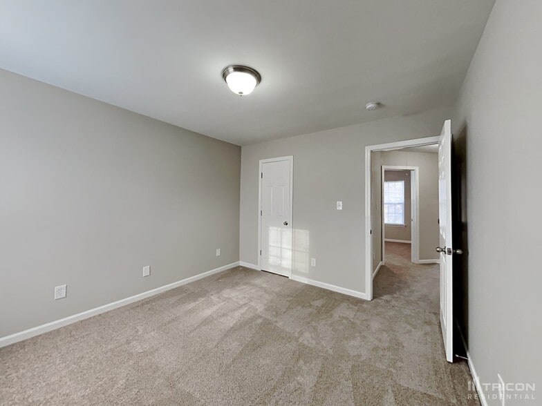 Building Photo - 2834 Oakdale Pasture Dr