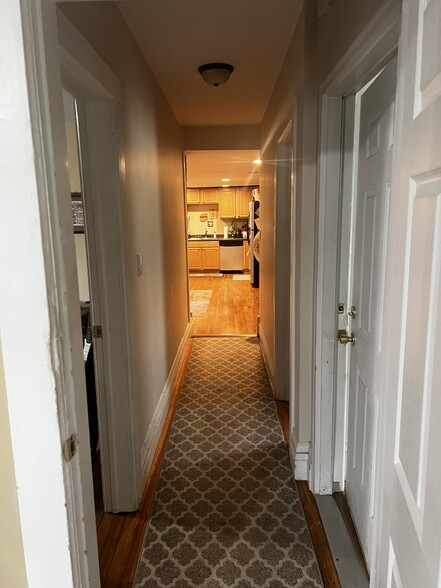 Building Photo - 147 Woodlawn Ave