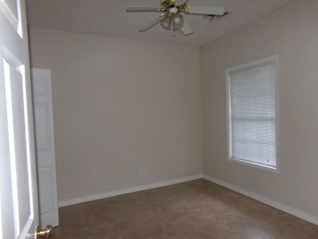 Building Photo - 901 Cook St