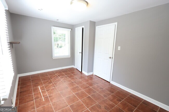 Building Photo - 771 McLendon Dr