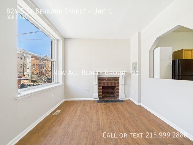 Building Photo - Large 3 bedroom, 1 bathroom apartment loca...
