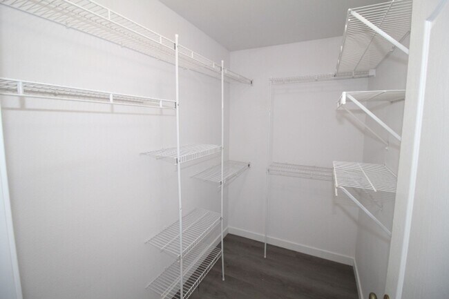 Building Photo - 2232 Golden Ave