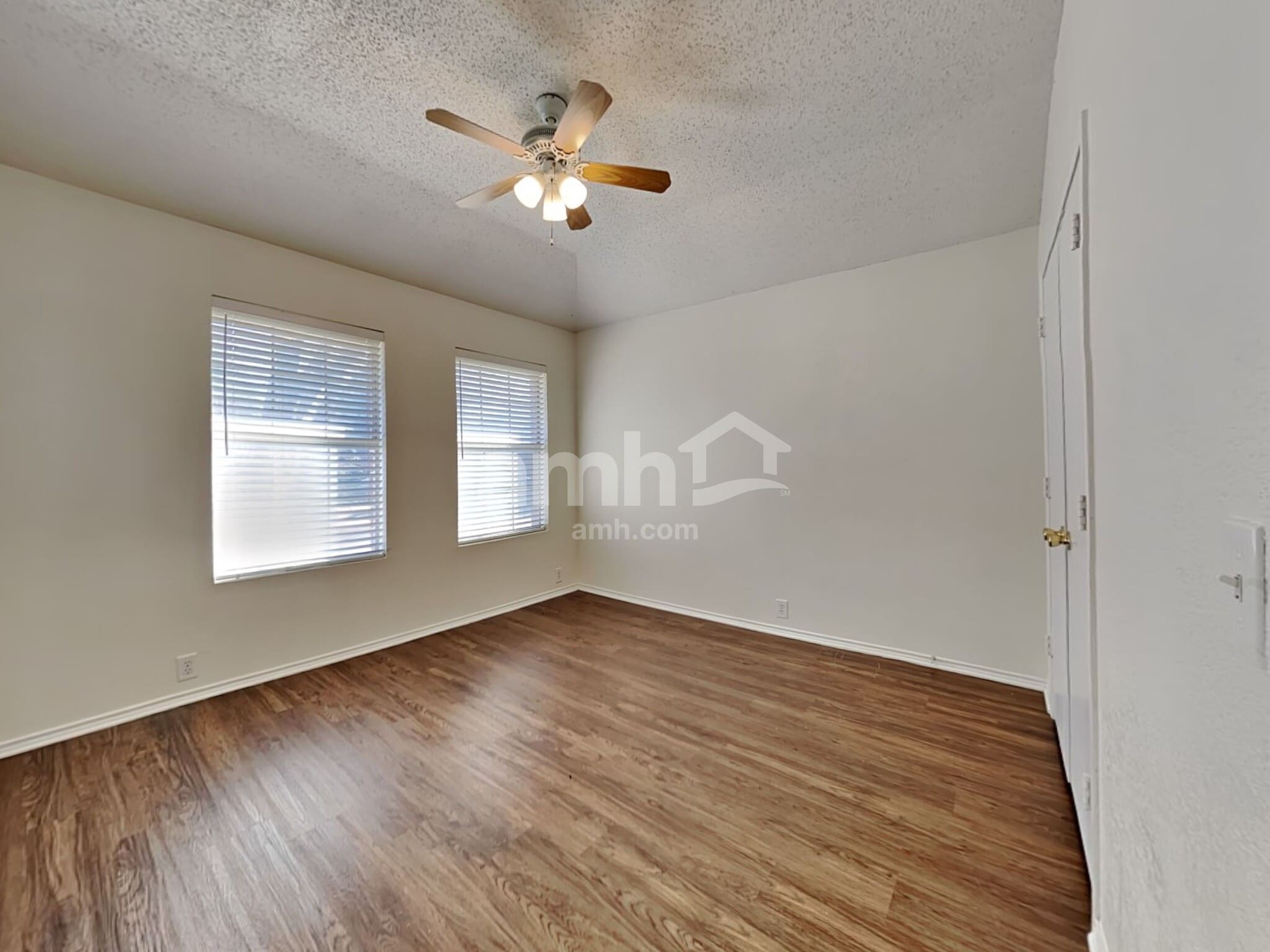 Building Photo - 214 High Pointe Ln