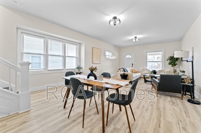 Building Photo - 20 N Gray St