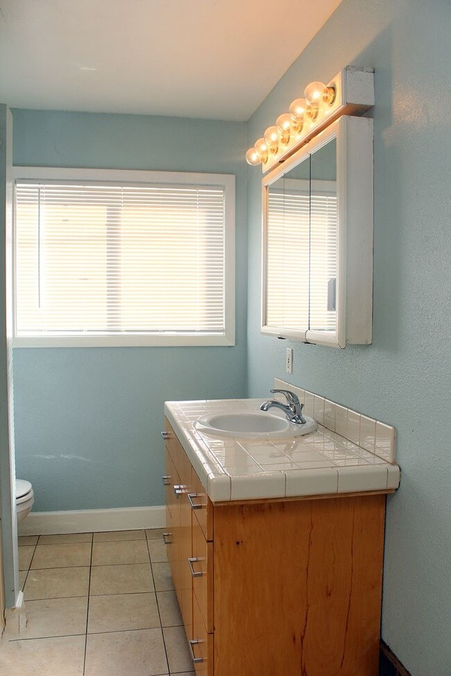 Building Photo - 4728 SE 92nd Ave