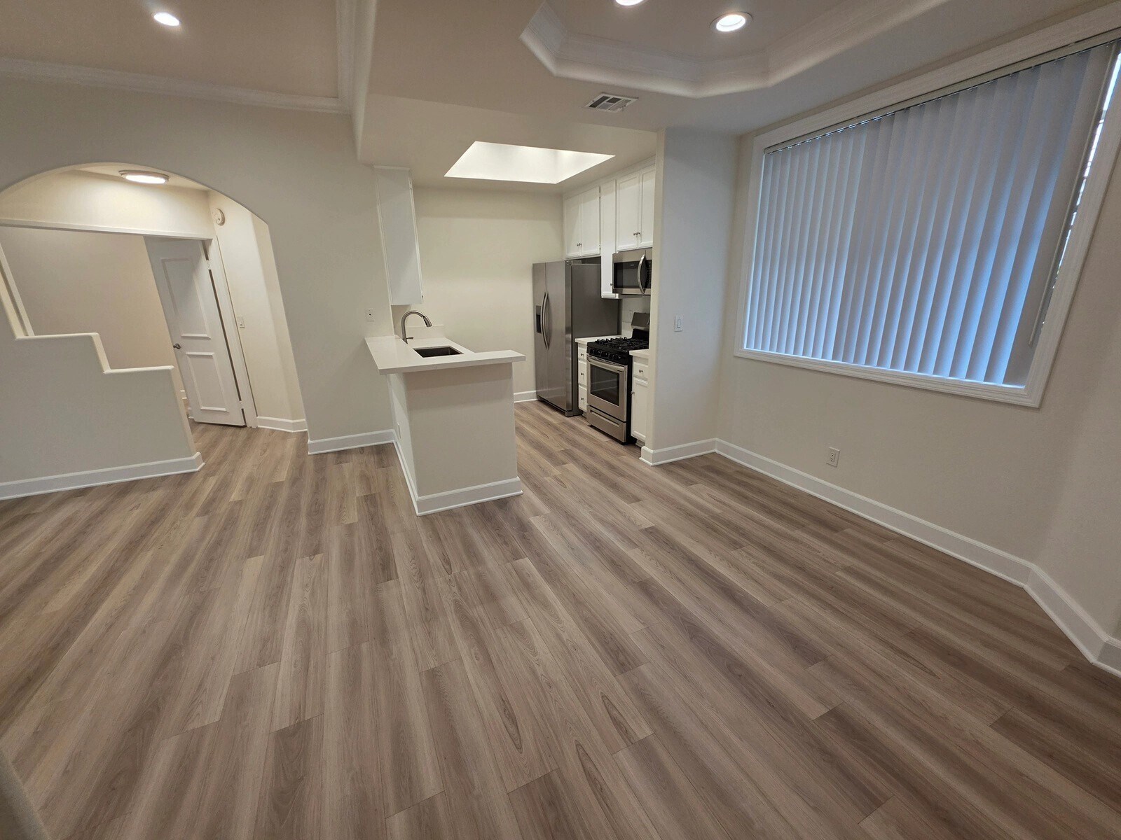 Building Photo - 2669 S Barrington Ave