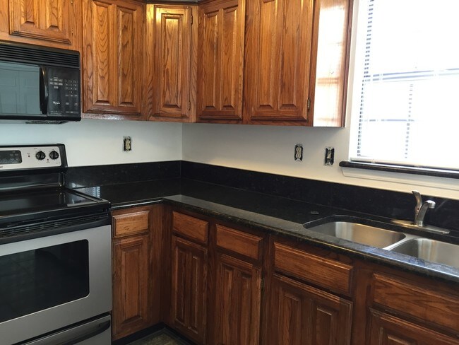 Building Photo - 100 Shinoak Valley