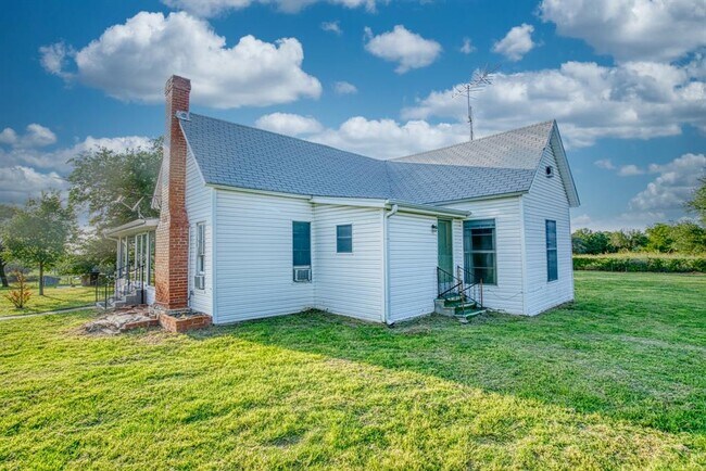 Building Photo - 3952 Tin Top Rd