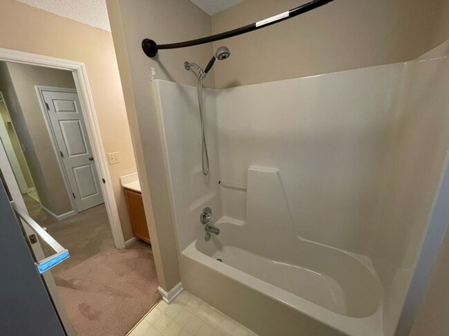 Building Photo - Charming 3 Bedroom House in Chapel Hill!