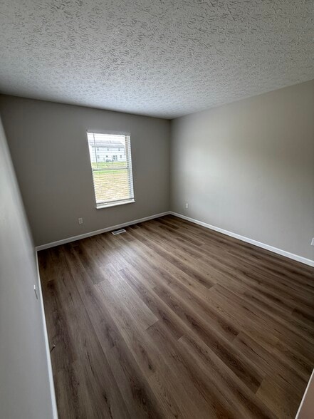 Second bedroom - 544 Boulder Dr