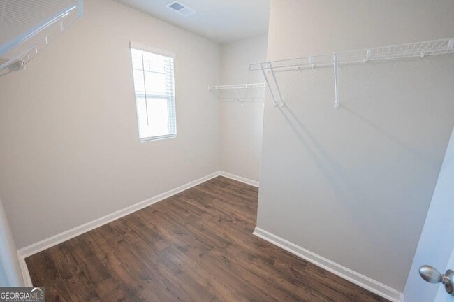 Building Photo - 4901 Stonebrooke Dr