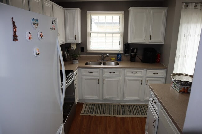 Building Photo - 7344 San Bonita Dr
