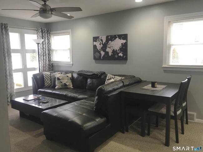 Building Photo - 25 Rena Pl