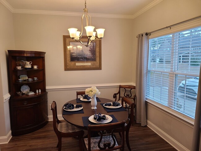 Building Photo - 4 Bed, 2.5 Bath located in Mimosa Bay Comm...