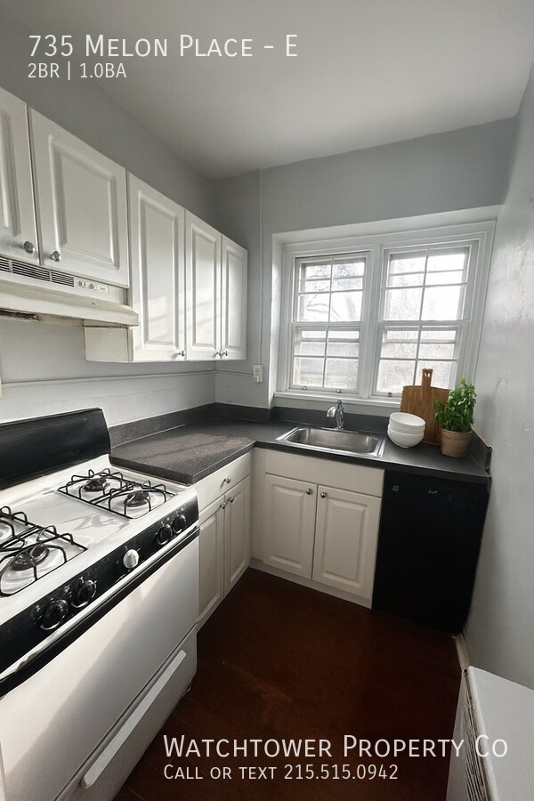 Building Photo - 735 Melon Pl