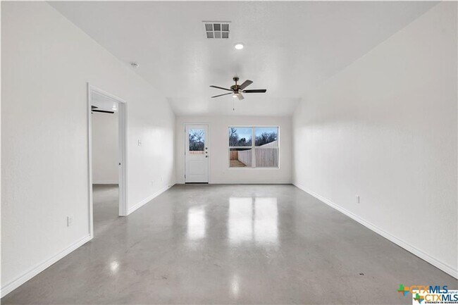 Building Photo - 1210 Lehmann Dr