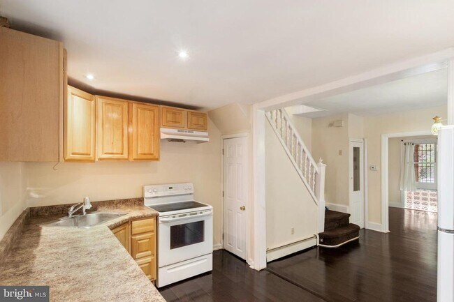 Building Photo - 925 S 46th St