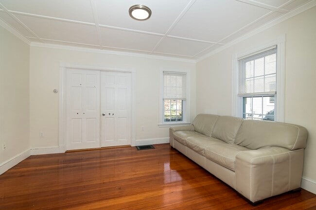 Building Photo - 21 Wollaston Ave