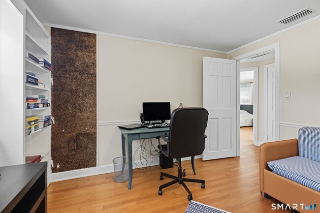 Building Photo - 104 Bentwood Rd