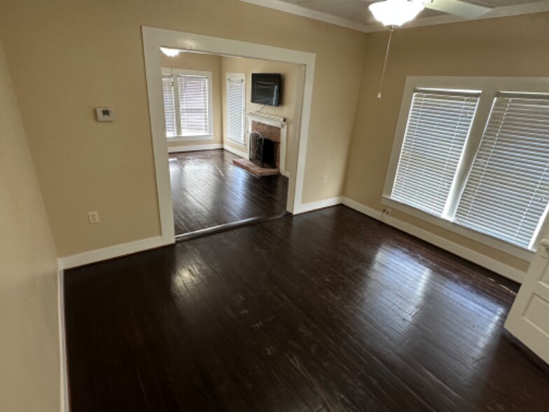 Building Photo - 1660 FM 1696