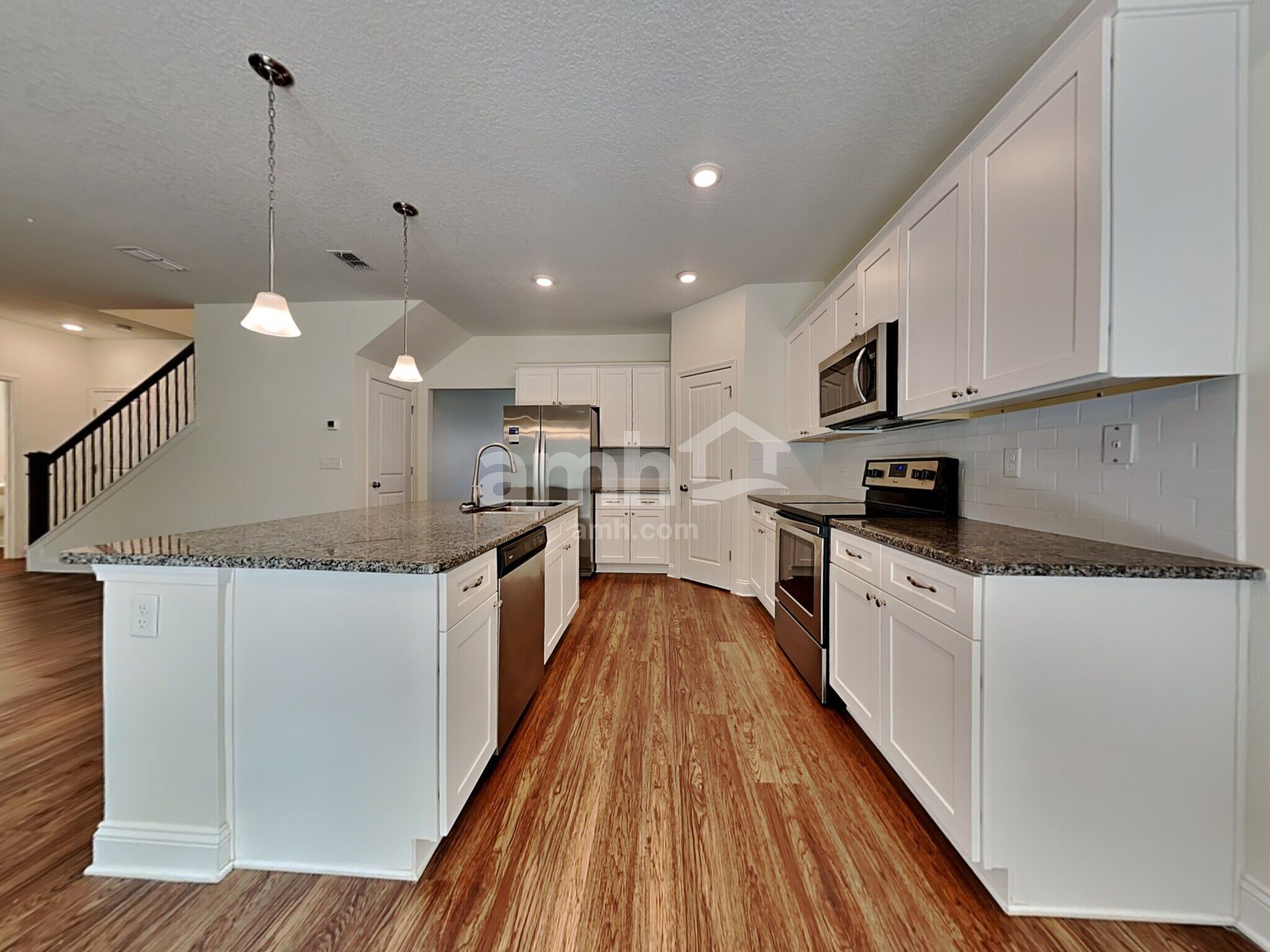 Building Photo - 3120 Creek Village Ln