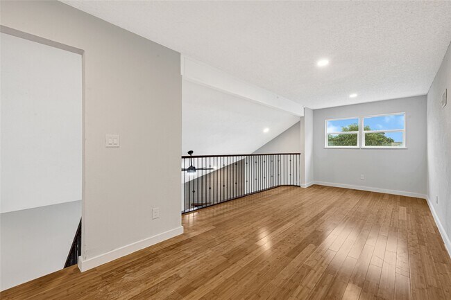 Building Photo - 3415 Lapstone Dr