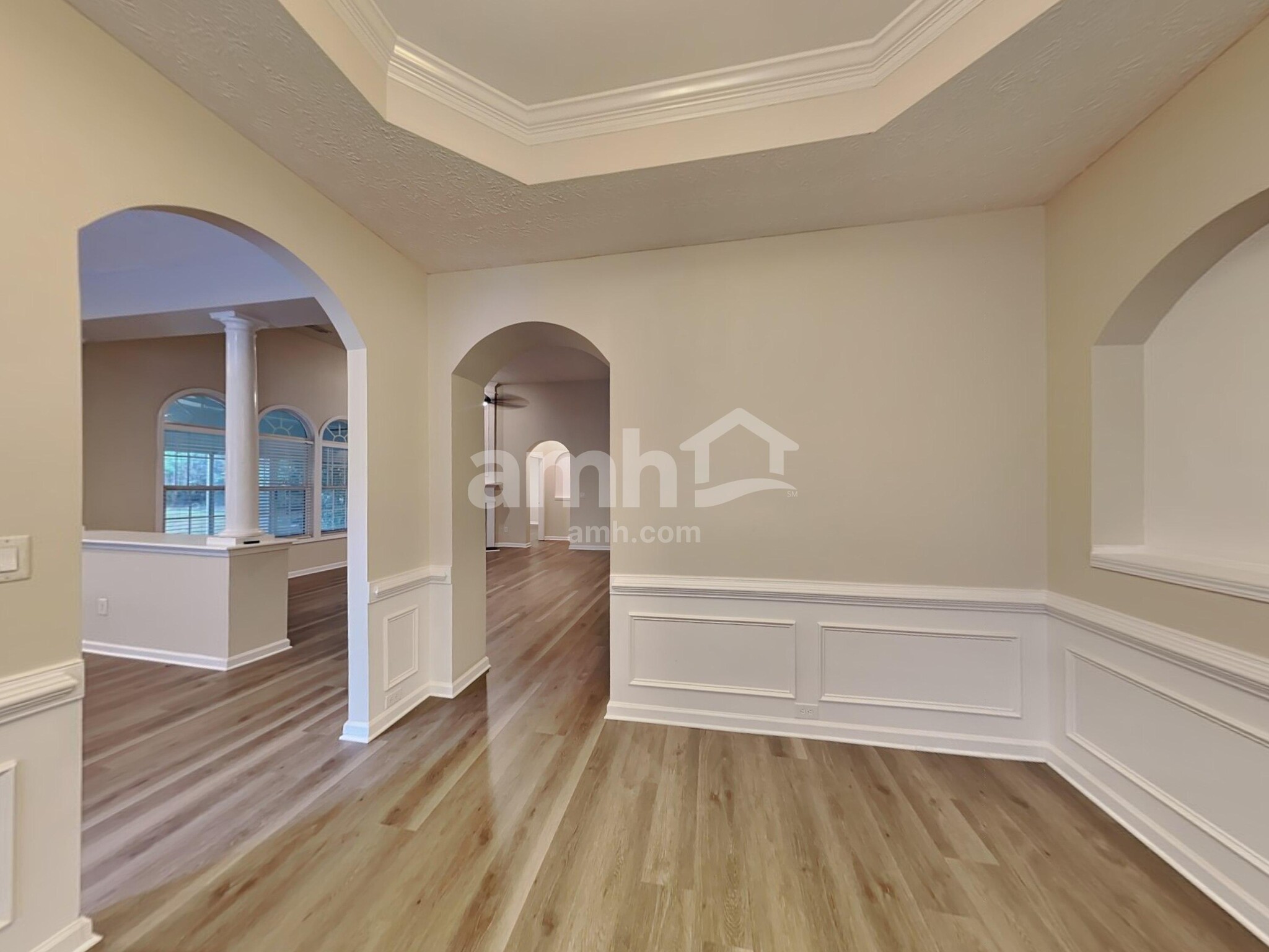 Building Photo - 985 Martin Field Dr