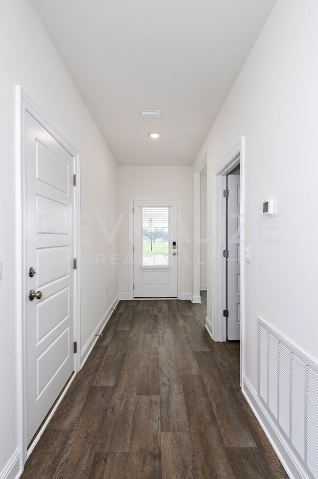Building Photo - 13330 Shea Cir