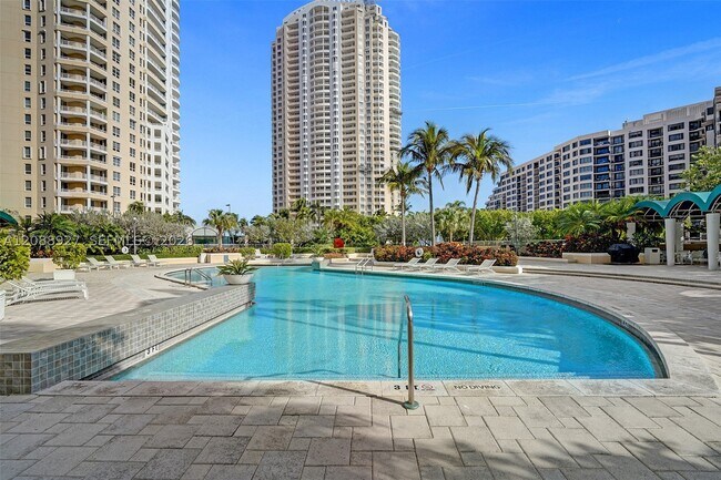 Building Photo - 888 Brickell Key Dr