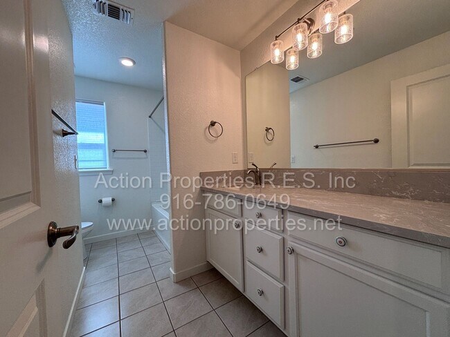 Building Photo - West Roseville - Gorgeous 3 Bed, 2.5 Bath Home - Close to Parks, Shopping, and Top Rated Schools!