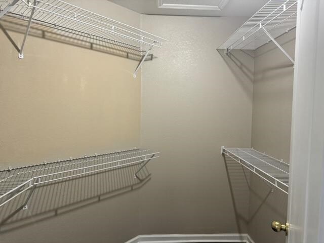 Building Photo - 2172 Heathrow Dr