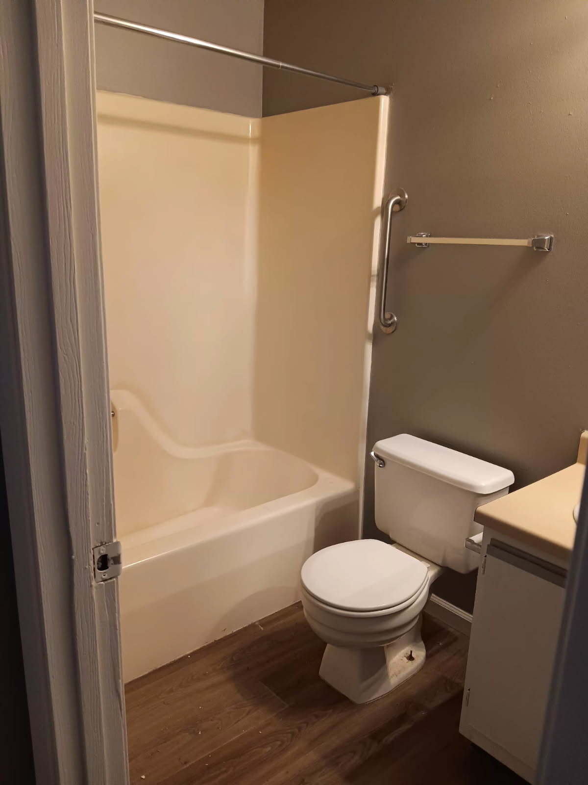 Building Photo - 103 Sandstone Ct