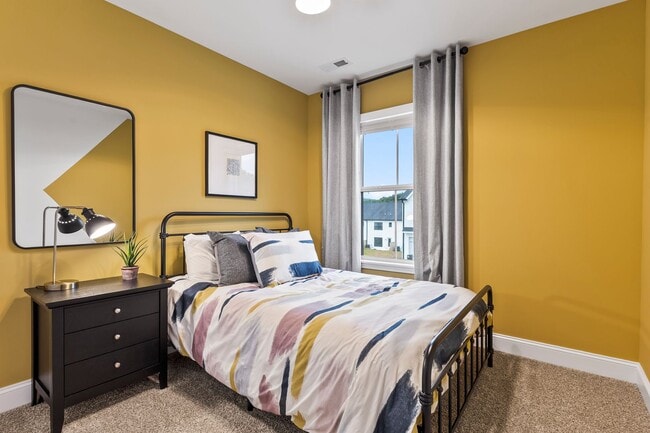 Building Photo - Modern 3-Bed, 2.5-Bath Townhome Now Offering $1000