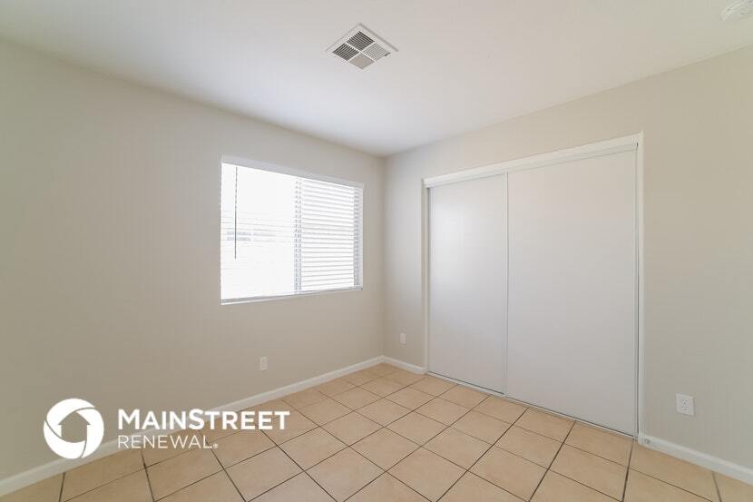 Building Photo - 9017 W Cambridge Ave