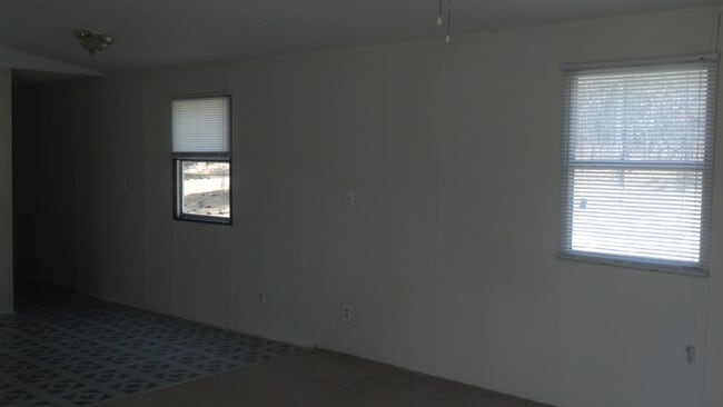Building Photo - 134 Jordyn Ln