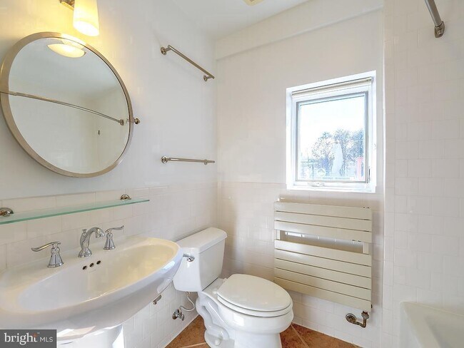 Building Photo - 1530 14th St NW