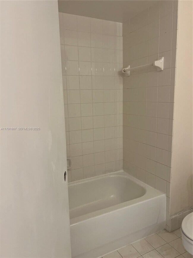 Building Photo - 5357 SW 125th Ave