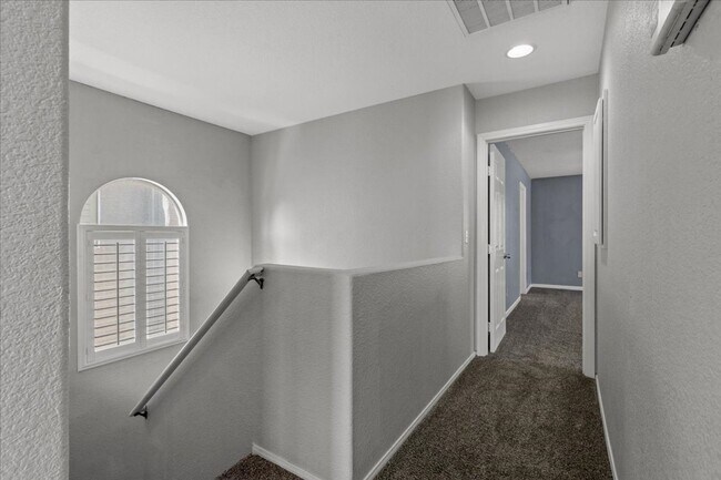 Building Photo - 1312 Paraiso St