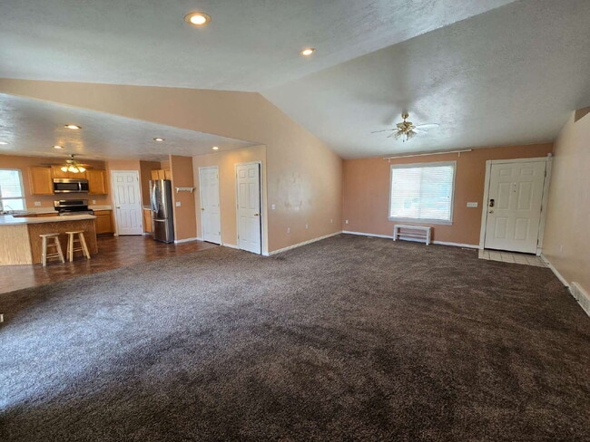 Building Photo - Spacious 5-Bedroom West Valley City Home w...