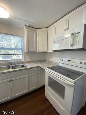 Building Photo - 717 Burdick Ave