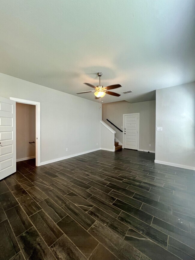 Building Photo - 374 Creekside Curve