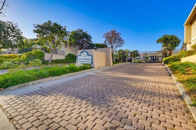 Building Photo - 23117 Kimmore Terrace