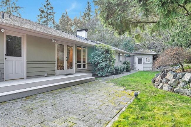 Building Photo - CLICK "REQUEST A TOUR" NOW!