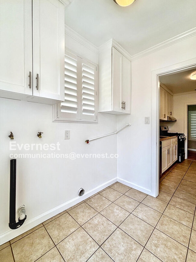 Building Photo - 10769 Galvin St