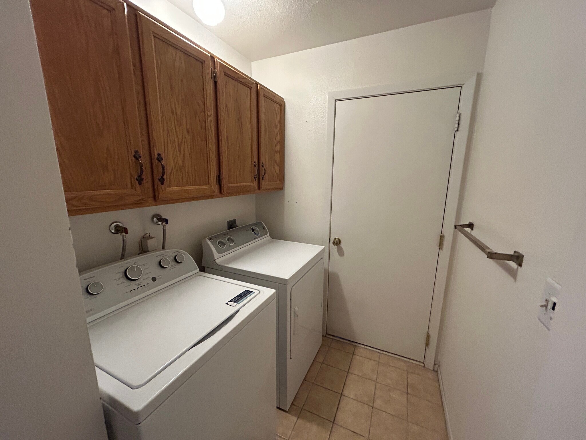 Building Photo - 12138 S Tomi Dr