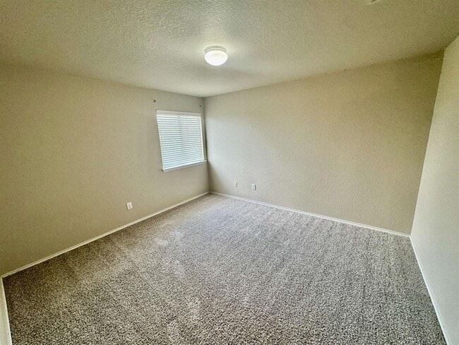Building Photo - 398 Paddington Dr