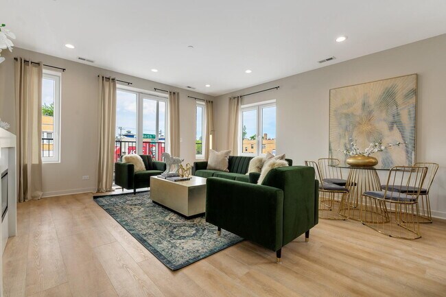 Building Photo - 6035 W North Ave