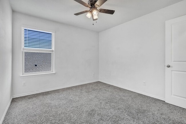 Building Photo - 3212 Perman Dr