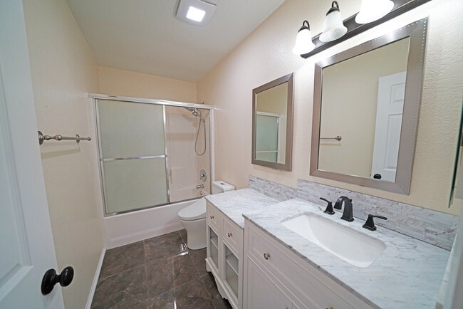 Building Photo - 27863 Knight St