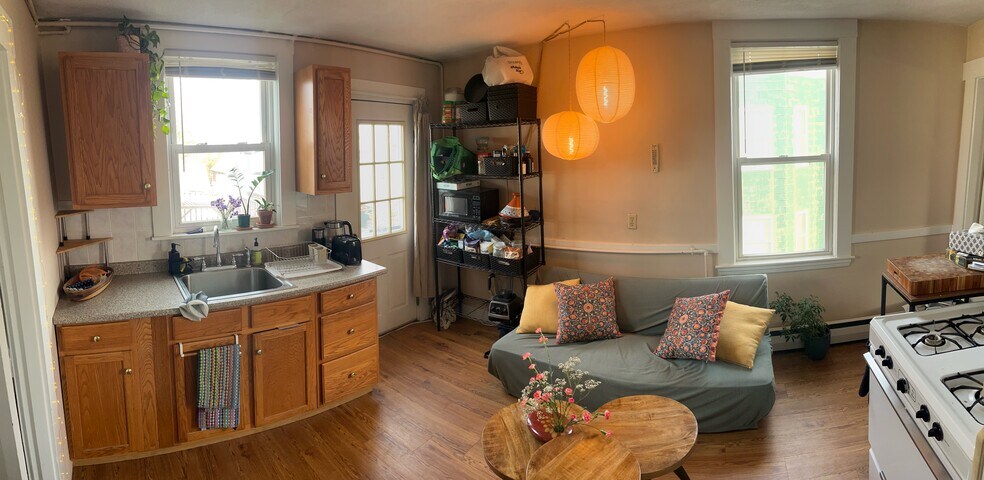 Building Photo - 17 Endicott Ave